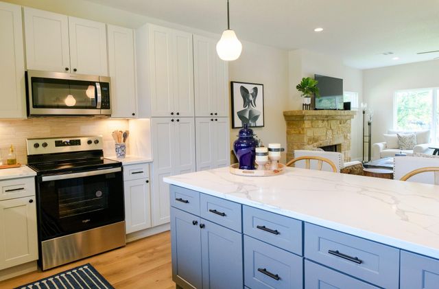 302 Castlehigh DR, Granite Shoals, TX 78654