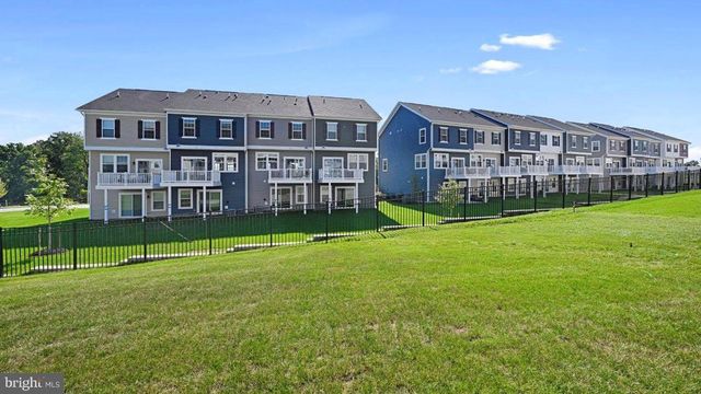 5009 SILVER OAK DR, Rosedale, MD 21237