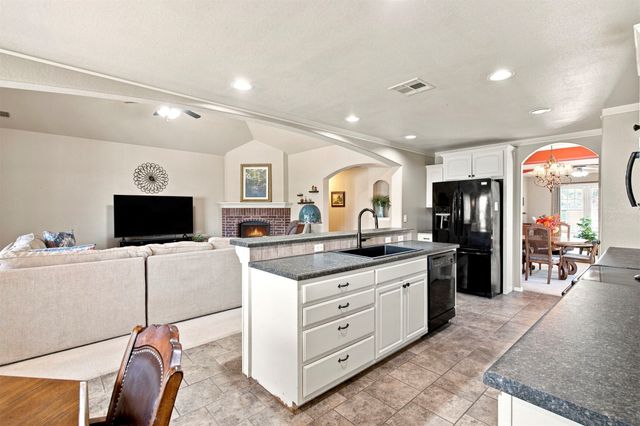 712 W Juneau Street, Broken Arrow, OK 74012