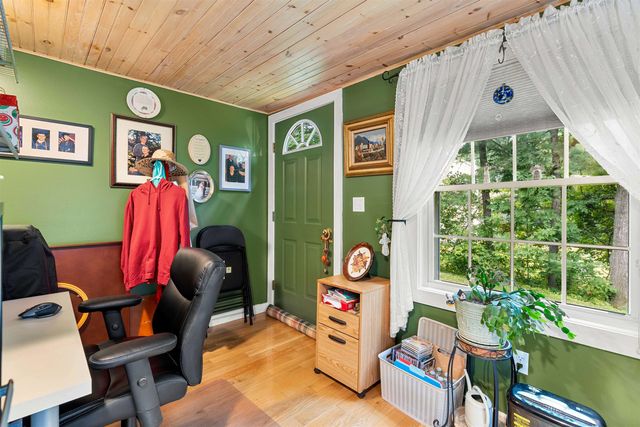 9 Kelley Road, Londonderry, NH 03053