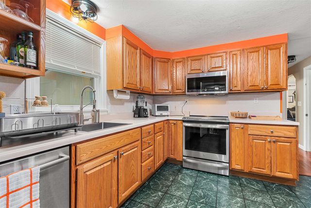 9 Kelley Road, Londonderry, NH 03053