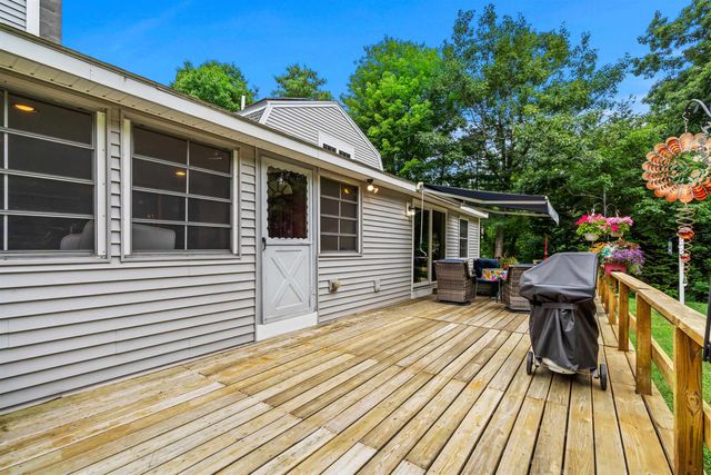 9 Kelley Road, Londonderry, NH 03053