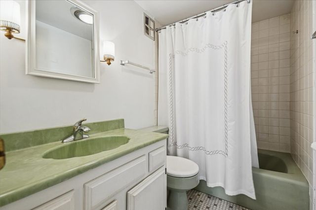 5220 N Rockwell Avenue 1S, Chicago, IL 60625