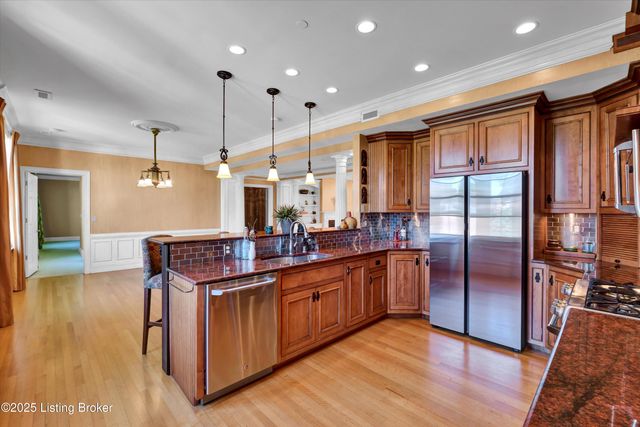 966 Cherokee Rd, 205, Louisville, KY 40204