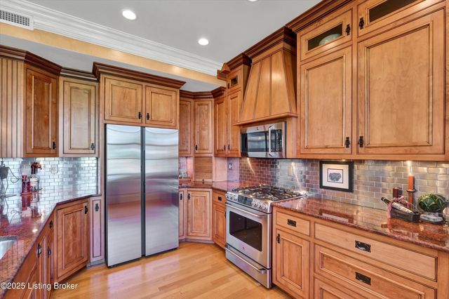 966 Cherokee Rd, 205, Louisville, KY 40204