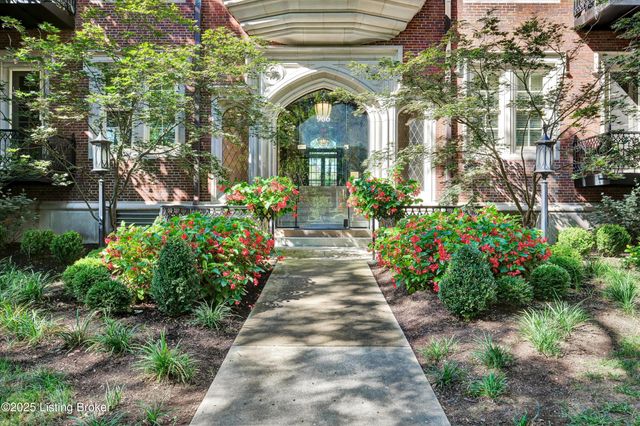 966 Cherokee Rd, 205, Louisville, KY 40204