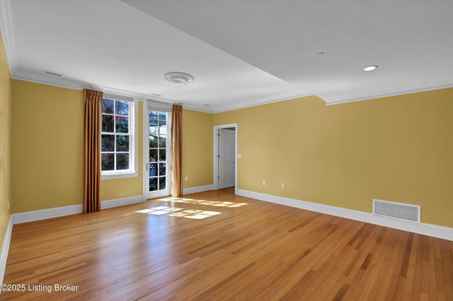 966 Cherokee Rd, 205, Louisville, KY 40204