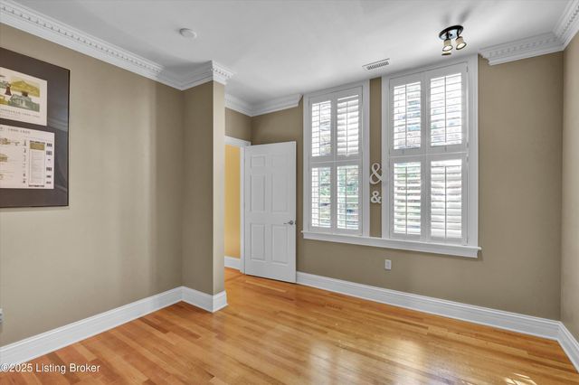 966 Cherokee Rd, 205, Louisville, KY 40204