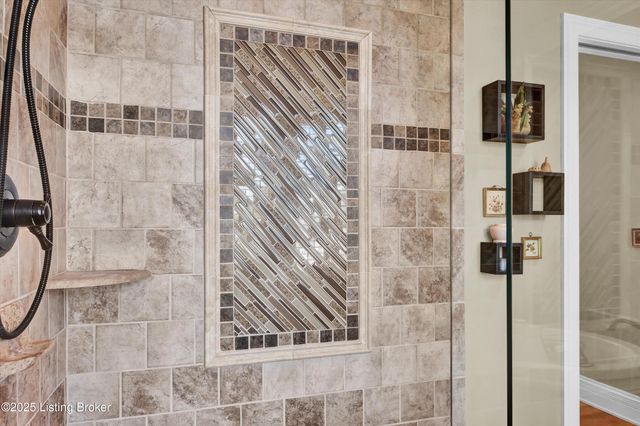 966 Cherokee Rd, 205, Louisville, KY 40204