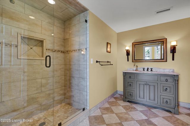 966 Cherokee Rd, 205, Louisville, KY 40204