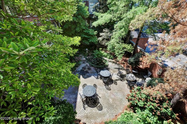 966 Cherokee Rd, 205, Louisville, KY 40204