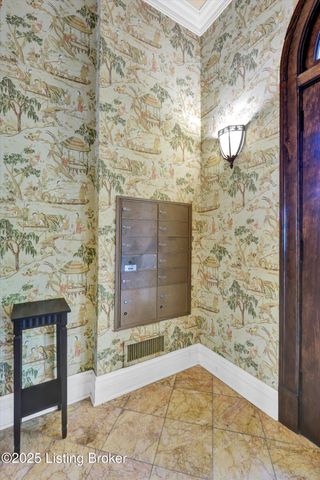 966 Cherokee Rd, 205, Louisville, KY 40204