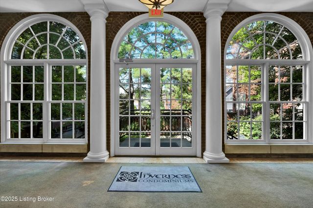 966 Cherokee Rd, 205, Louisville, KY 40204