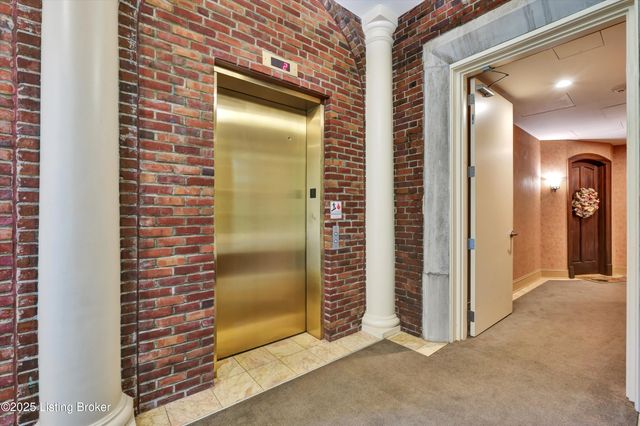 966 Cherokee Rd, 205, Louisville, KY 40204