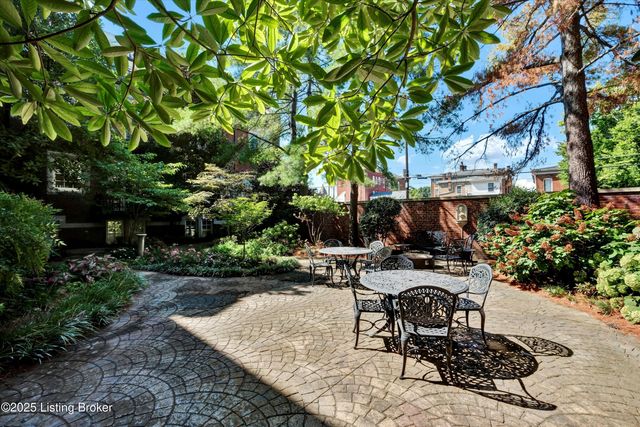 966 Cherokee Rd, 205, Louisville, KY 40204