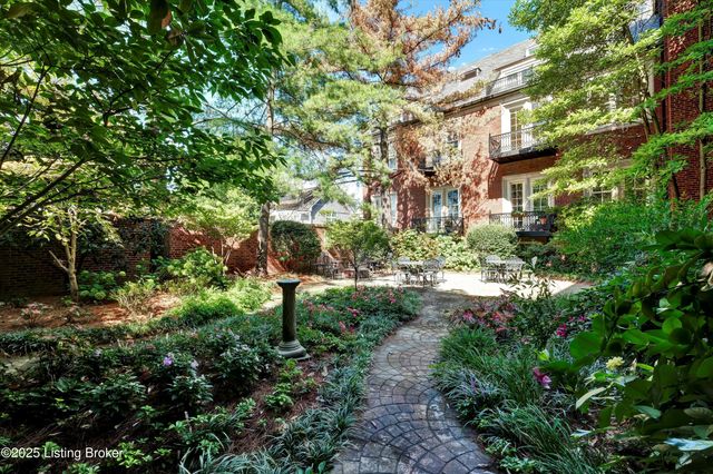 966 Cherokee Rd, 205, Louisville, KY 40204