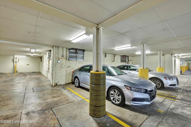 966 Cherokee Rd, 205, Louisville, KY 40204