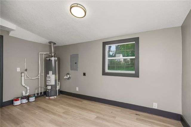 8605 Wayne Avenue, Kansas City, MO 64131