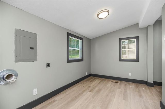 8605 Wayne Avenue, Kansas City, MO 64131