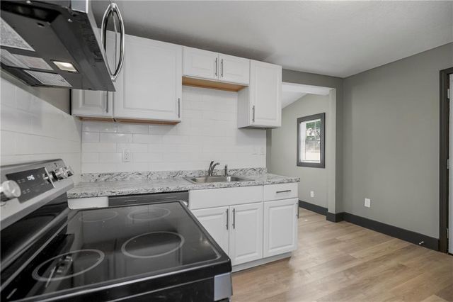 8605 Wayne Avenue, Kansas City, MO 64131