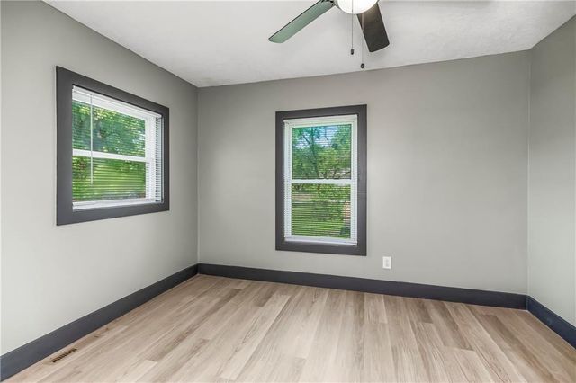8605 Wayne Avenue, Kansas City, MO 64131