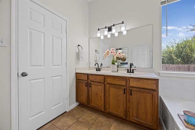 3701 Pine Needle CIR, Round Rock, TX 78681