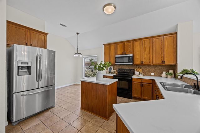3701 Pine Needle CIR, Round Rock, TX 78681