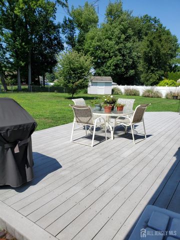 40 Anita Drive, Piscataway, NJ 08854