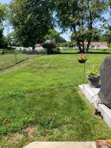 40 Anita Drive, Piscataway, NJ 08854