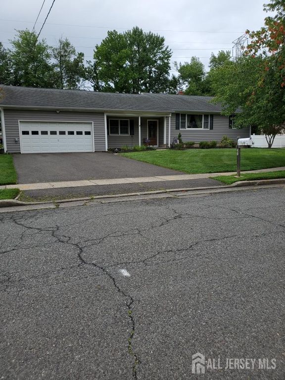 40 Anita Drive, Piscataway, NJ 08854