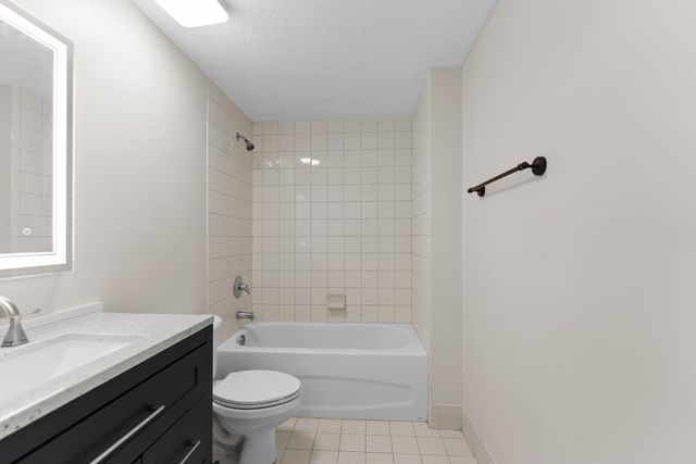 1165 Golden Lakes Boulevard 1212, West Palm Beach, FL 33411