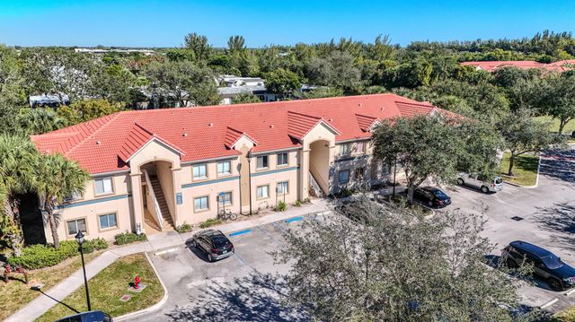 1165 Golden Lakes Boulevard 1212, West Palm Beach, FL 33411