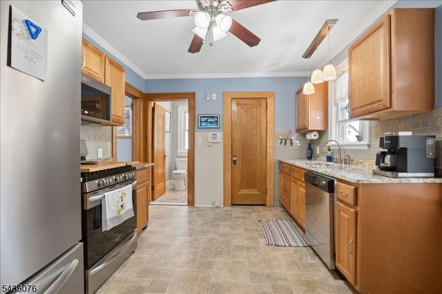 79 Franklin Pl, Totowa Boro, NJ 07512