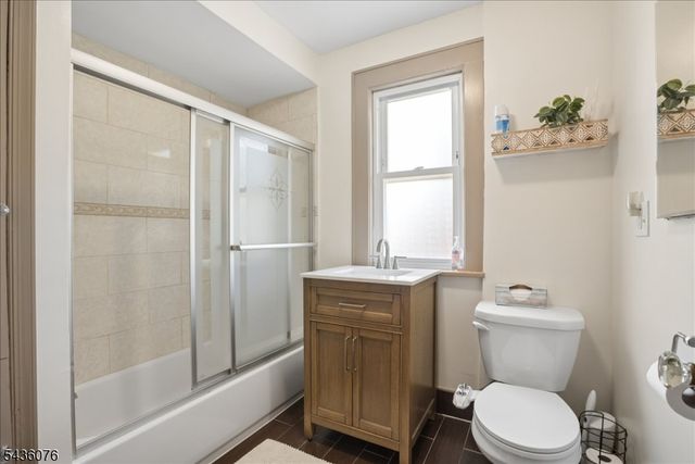 79 Franklin Pl, Totowa Boro, NJ 07512