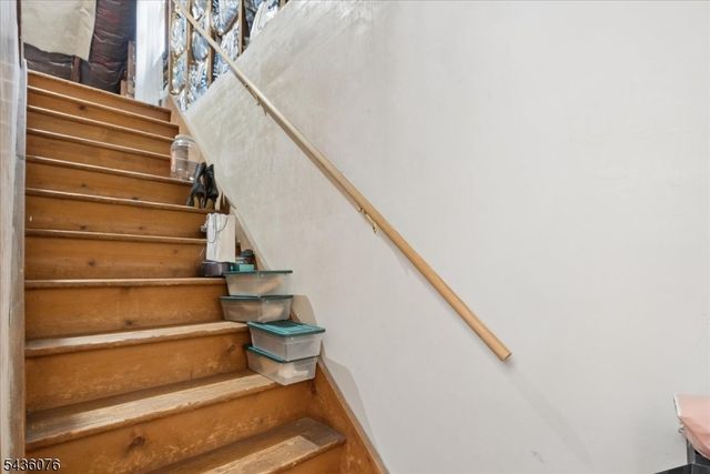 79 Franklin Pl, Totowa Boro, NJ 07512