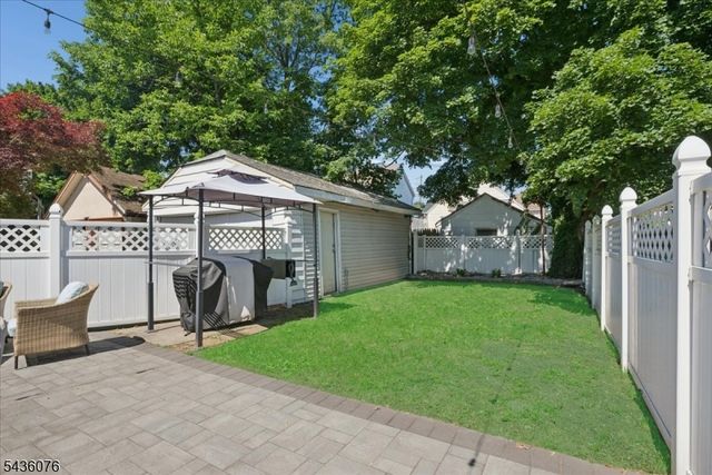 79 Franklin Pl, Totowa Boro, NJ 07512