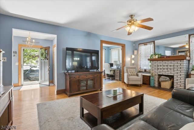 79 Franklin Pl, Totowa Boro, NJ 07512