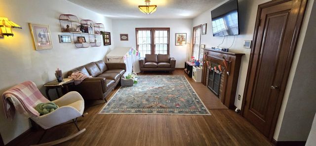 3432 E Pine St, Wichita, KS 67208
