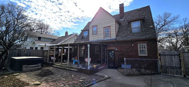 3432 E Pine St, Wichita, KS 67208
