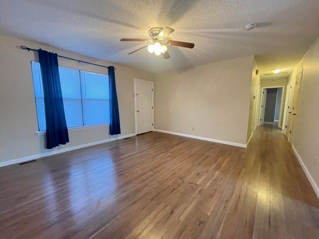 708 Striper Drive, Nixa, MO 65714