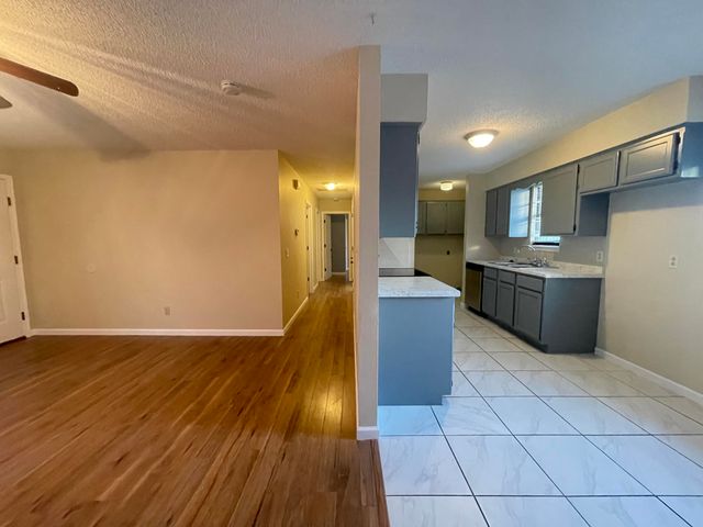 708 Striper Drive, Nixa, MO 65714