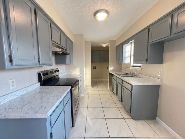 708 Striper Drive, Nixa, MO 65714