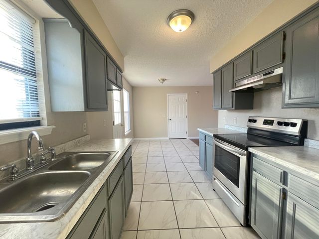 708 Striper Drive, Nixa, MO 65714