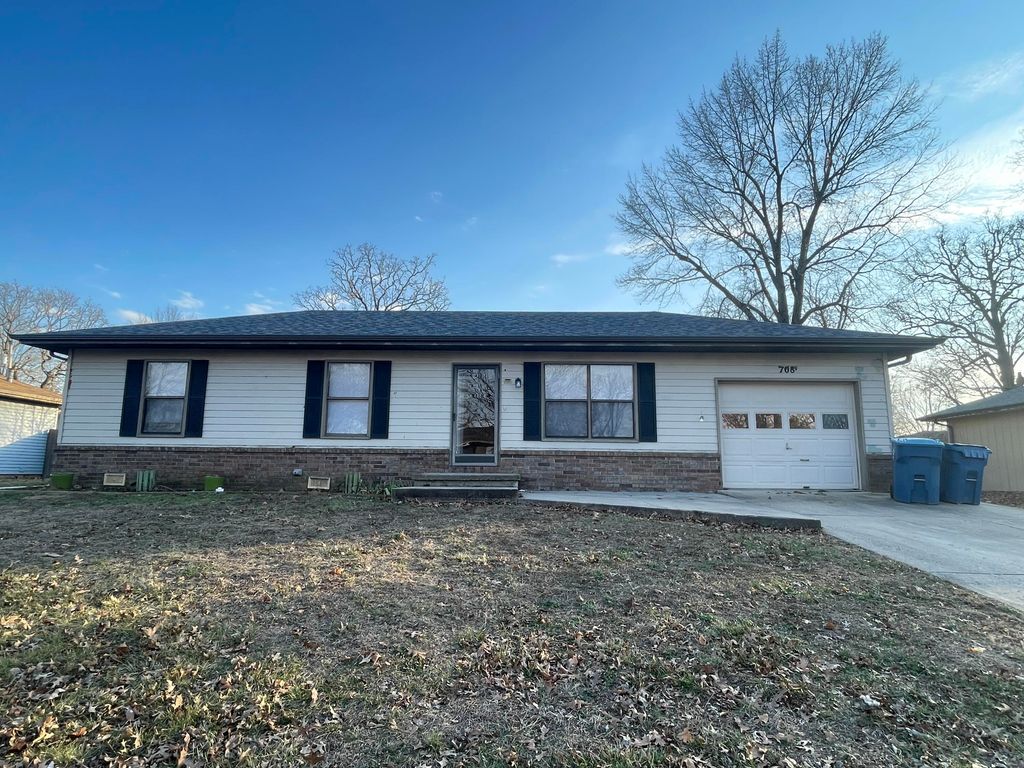 708 Striper Drive, Nixa, MO 65714