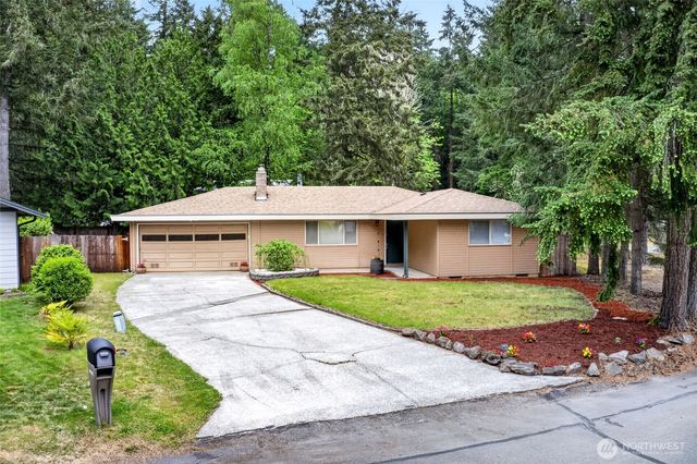 9401 Columbine Circle W, University Place, WA 98467