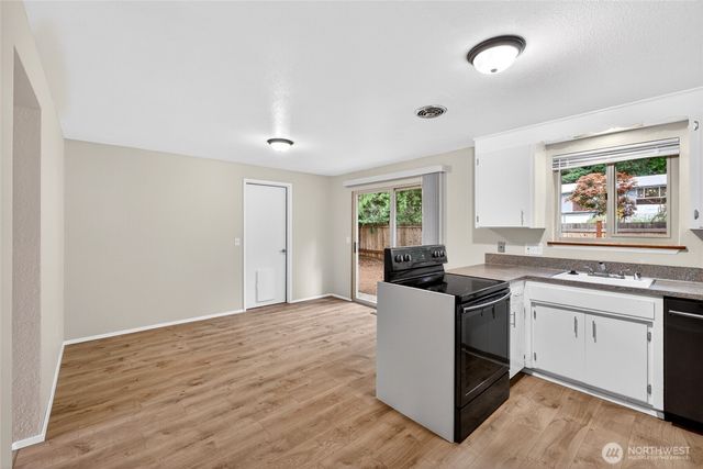 9401 Columbine Circle W, University Place, WA 98467