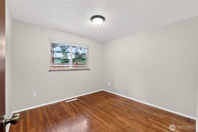 9401 Columbine Circle W, University Place, WA 98467