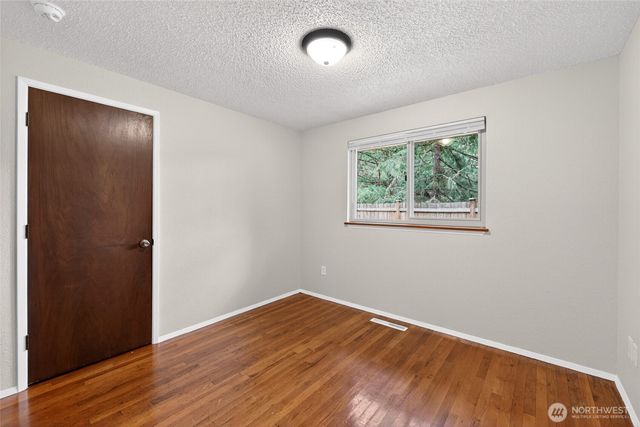 9401 Columbine Circle W, University Place, WA 98467
