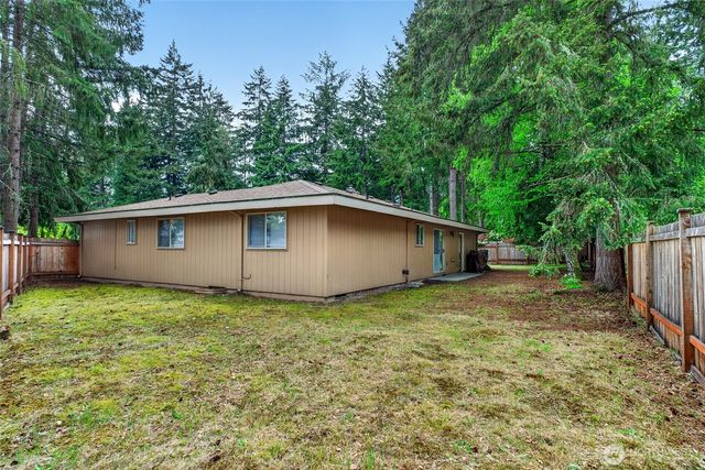 9401 Columbine Circle W, University Place, WA 98467