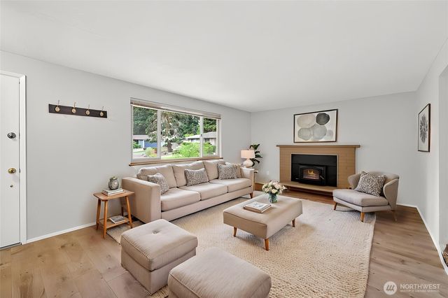 9401 Columbine Circle W, University Place, WA 98467